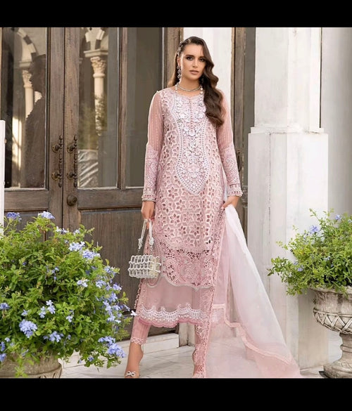Maria B Luxury Lawn - Stunning
Outfit (MRB-0007)