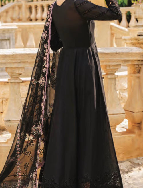 BAROQUE SWISS LAWN - Black (BAR-0002)