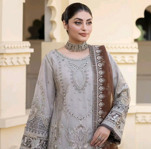 Imrozia Baad-E-Saaba Ready-to-Wear
GULBAHAR Make a statement in this formal wedding ensemble designed for women (IMZ-0019)