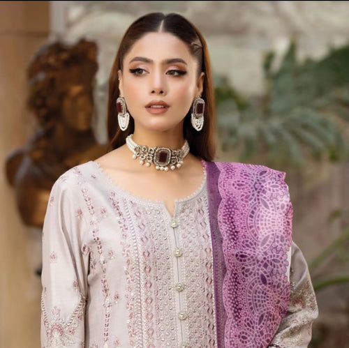 Majestic by Imroziah - new
Womenswear Clothing (IMZ-0036)