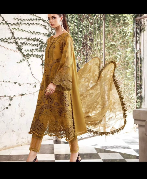 Maria B Luxury Lawn ! Stunning Outfit (MRB-0002)
