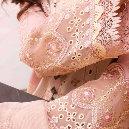 CHIKANKARI AOIFE (QAL-0045)