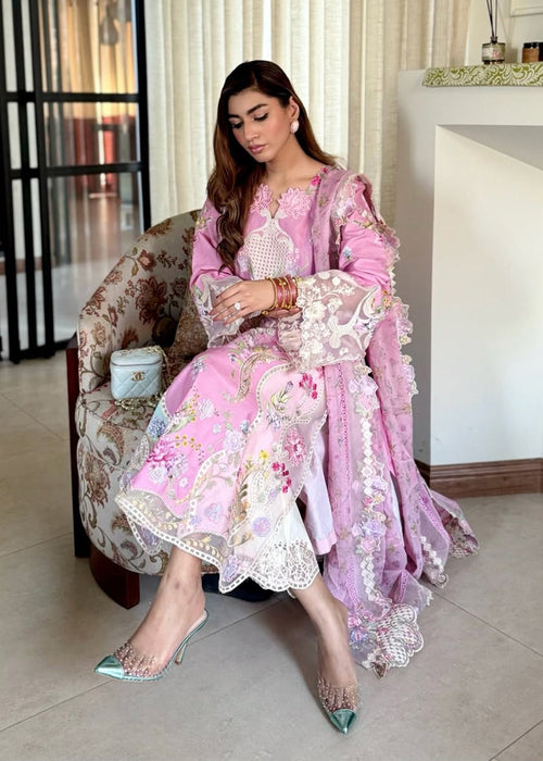Saira Shakira -Faye - 7 - A - Luxury Lawn 26' - ( SHA - 0024 )